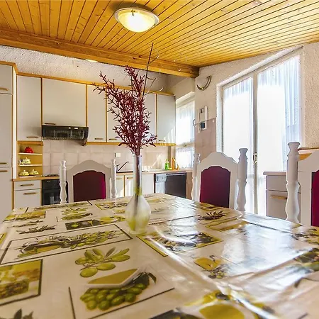 Apartman Ana Apartment